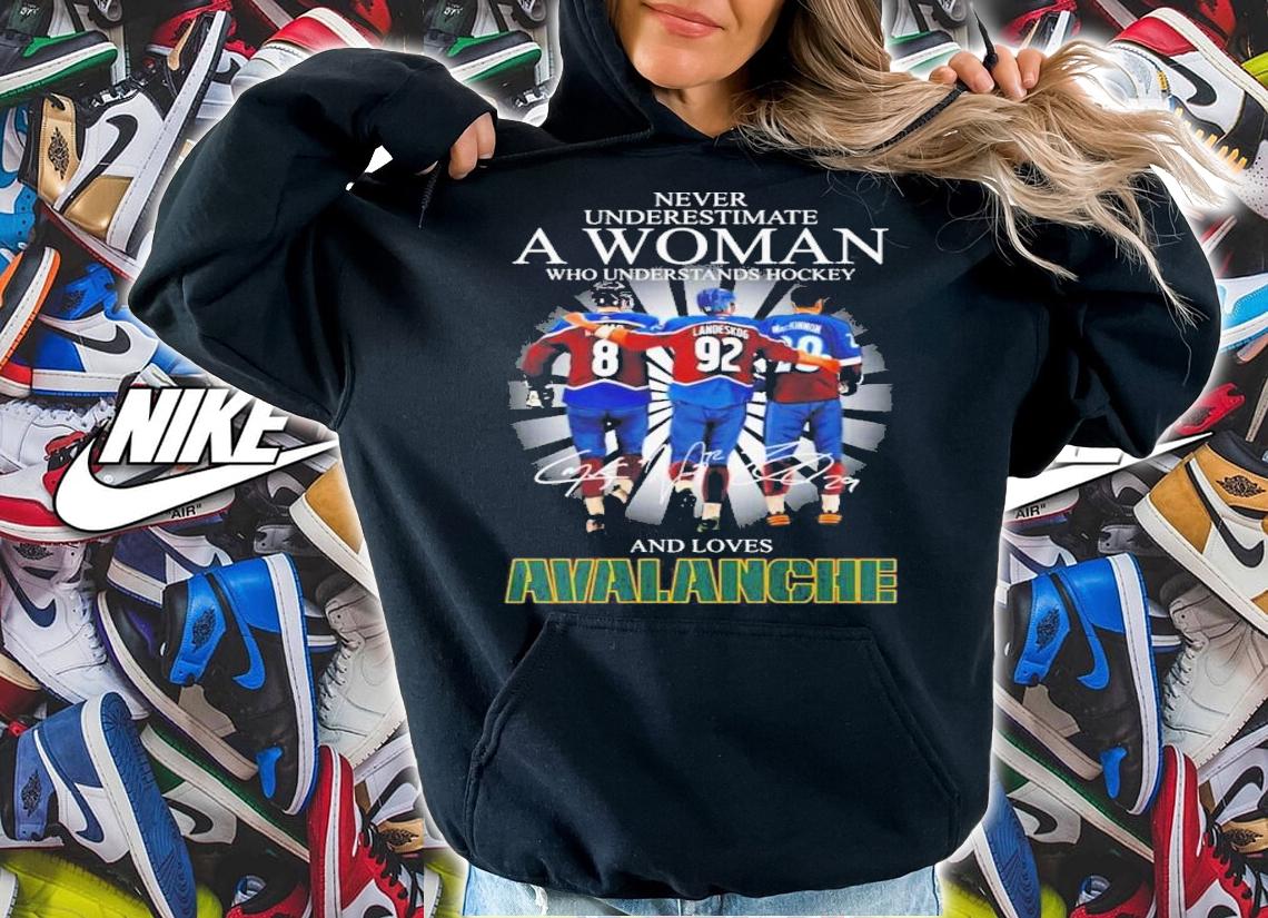 Never Underestimate A Woman Who Understands Hockey And Loves Avalanche Signatures 2022 T-Shirt t-shirt