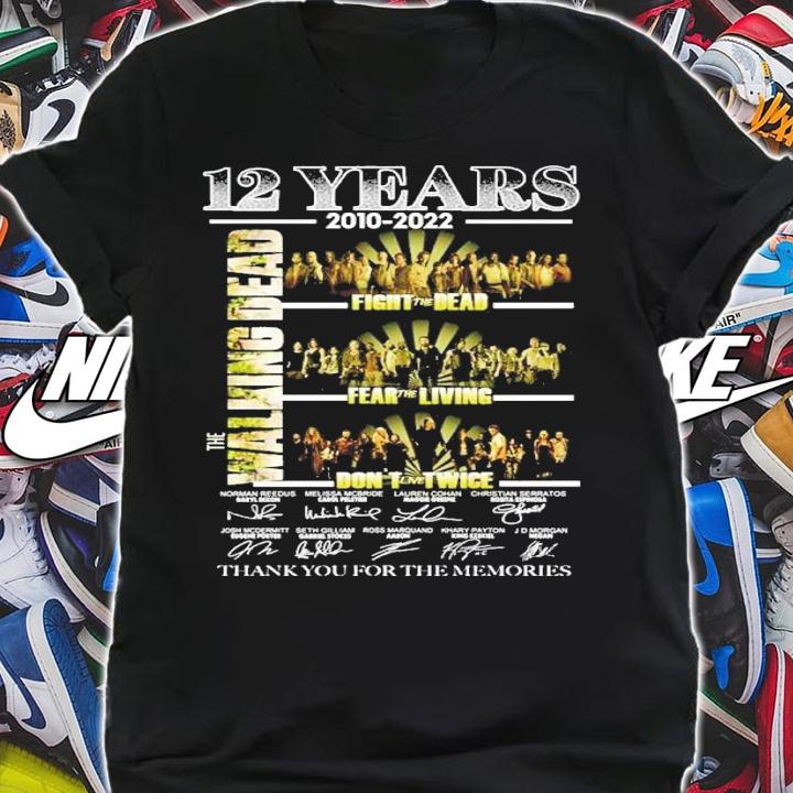 12 Years 2010-2022 The Walking Dead Fight The Dead Signatures Thank You For The Memories Shirt t-shirt