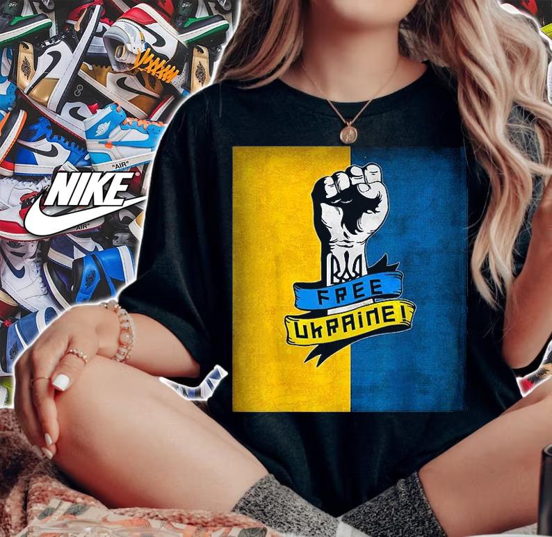 Free Ukraine I Stand With Ukraine Pray For Ukraine Vintage T-Shirt t-shirt