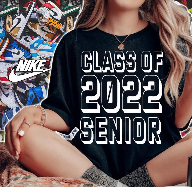 Class of 2022 senior T-Shirt t-shirt