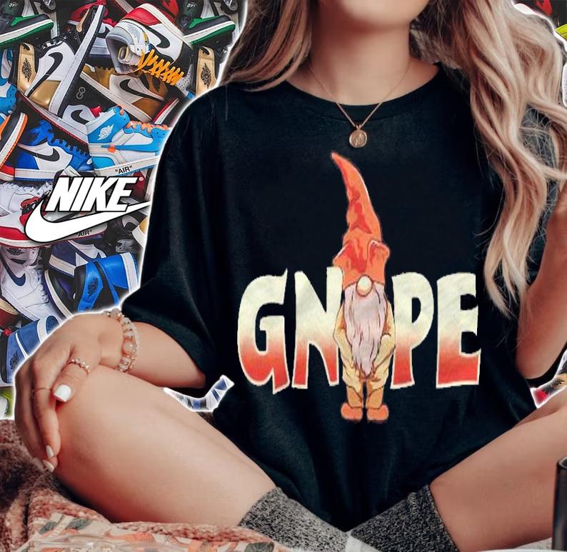 Gnope Gnome Pun Joke Funny Gnomes Cute Gift Shirt t-shirt