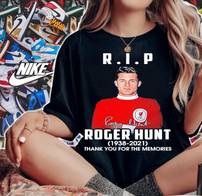 RIP Roger Hunt 1938-2021 Signatures Thank You For The Memories Shirt woman shirt