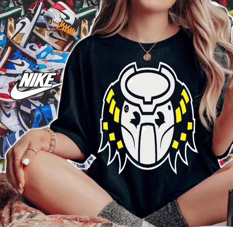 Horror Icons Predator T-Shirt woman shirt