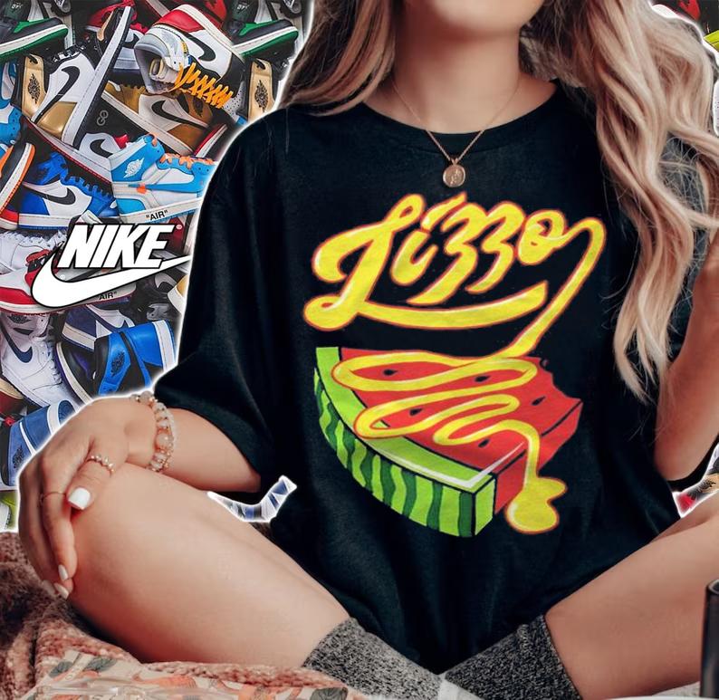 Lizzo bussin or disgusting T-shirt woman shirt