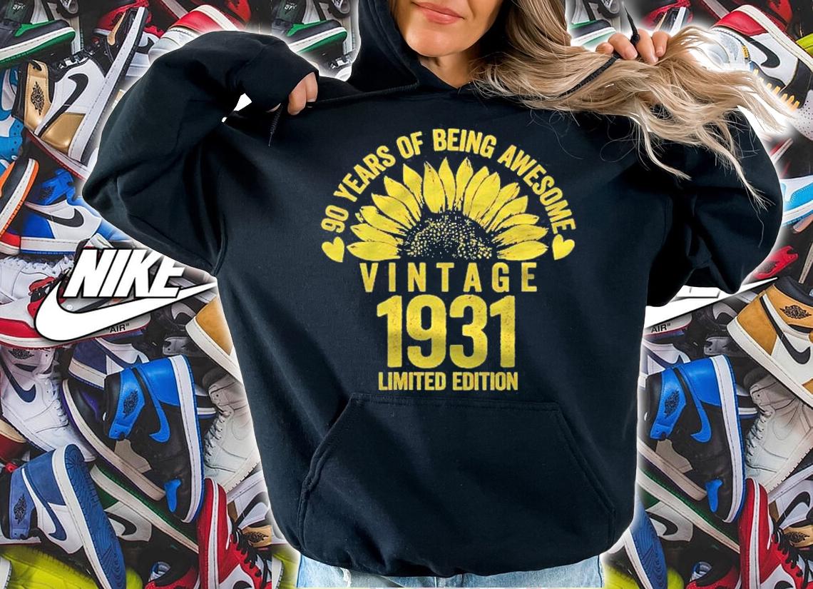 Womens 90 Years Old 1931 Limited Edition 90Th Bday Floral Shirt hoodie
