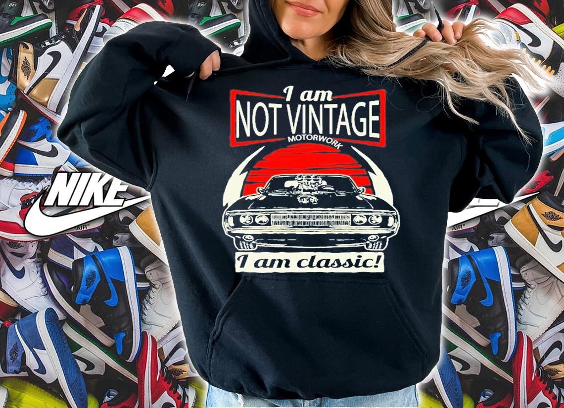 I Am Not Vintage I Am Classic Super Car Fast Car Retro Tee T-Shirt