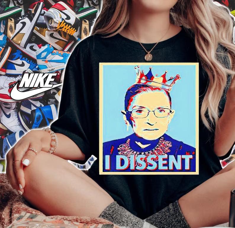 Ruth Bader Ginsburg I dissent T-shirt