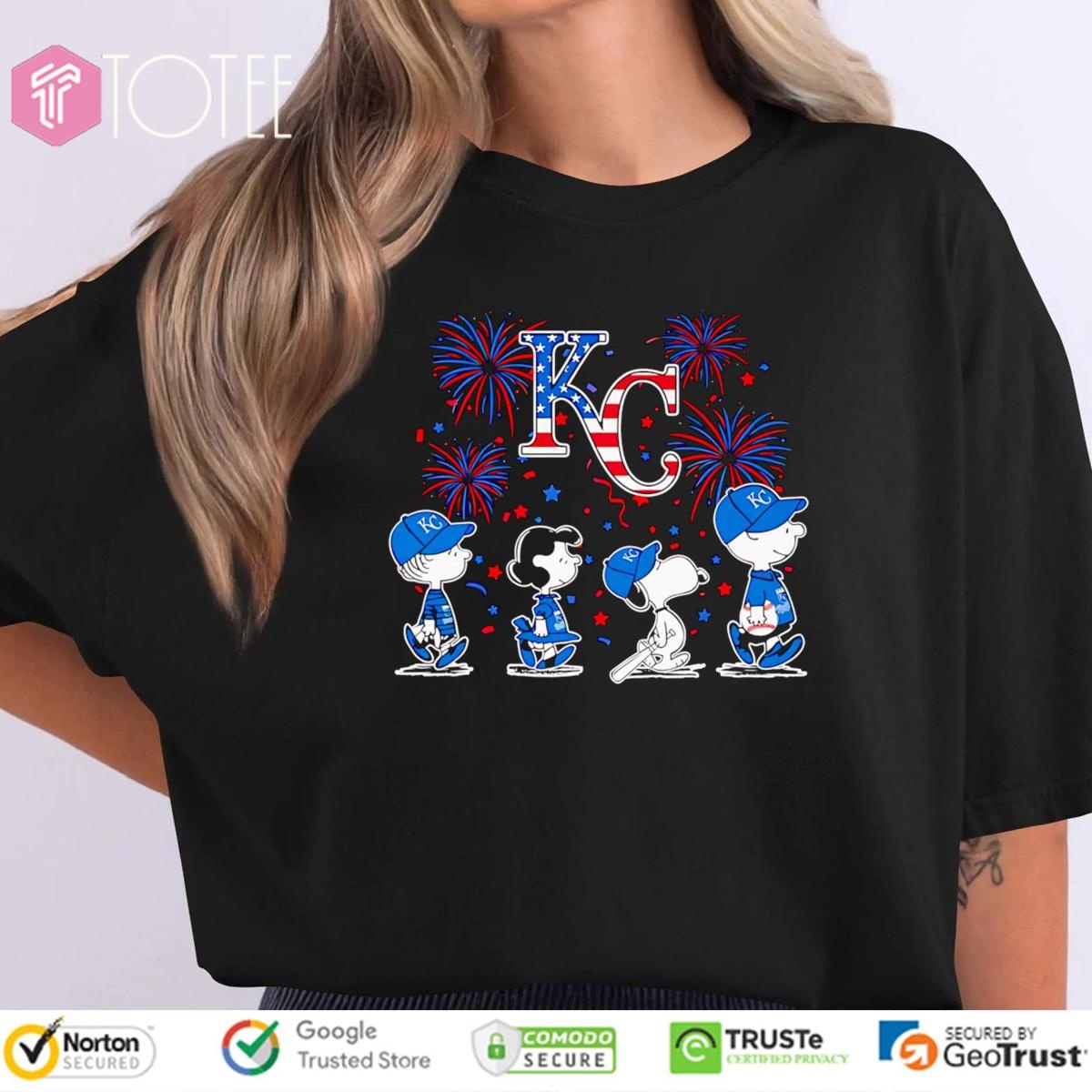 Peanuts Snoopy Kansas City Royals Fireworks 4Th Of July T-shirt